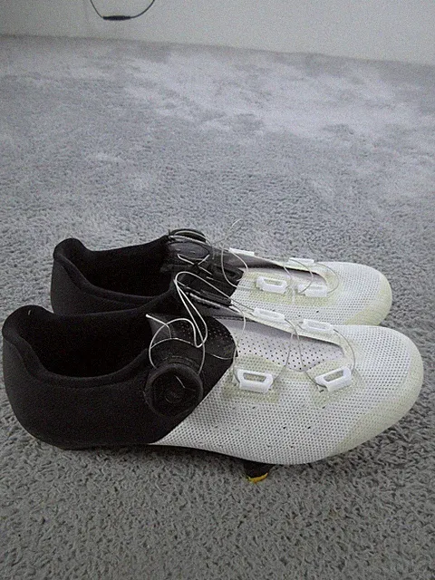 Tommaso Road Cycling Shoes Womens EU 38 White Black 3-Bolt Cleats Clipless